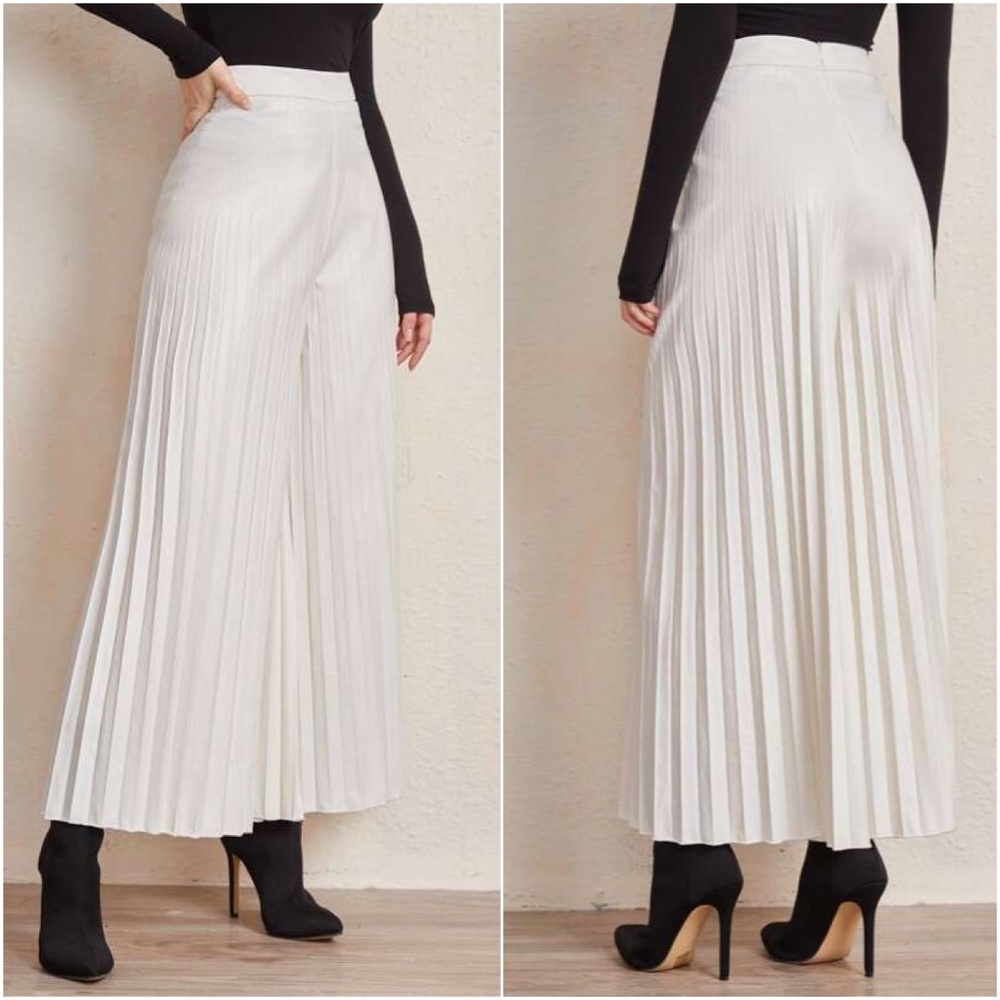 White Accordion Vegan Leather Palazzo Wide Pants - Picture 11 of 12